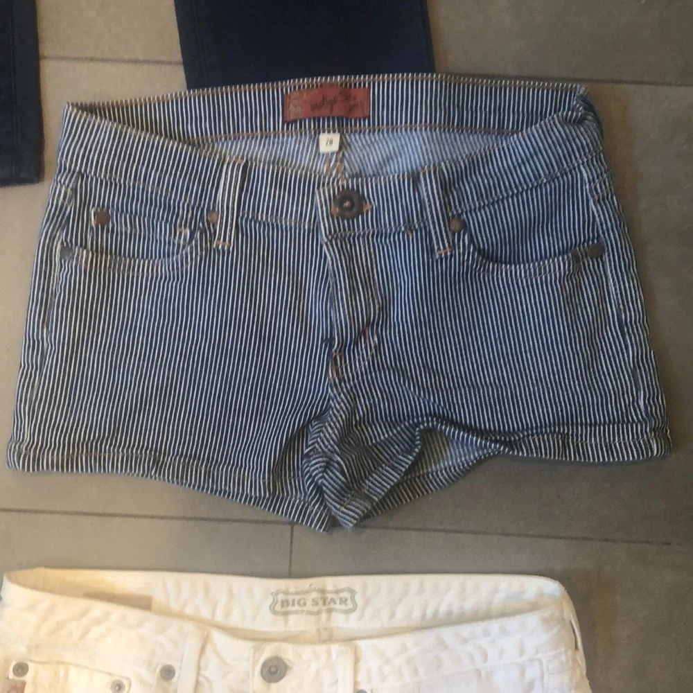 Jean and Jean Shorts Bundle - Picture 4 of 13